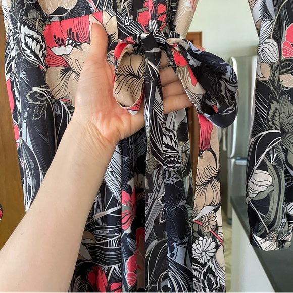 Hutch dark floral peony wrap dress - size unmarked, possibly sample, xs s - Picture 4 of 9